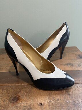 Vintage Gucci Black & White Two-Tone Leather Pumps | EU 39 / US 8.5